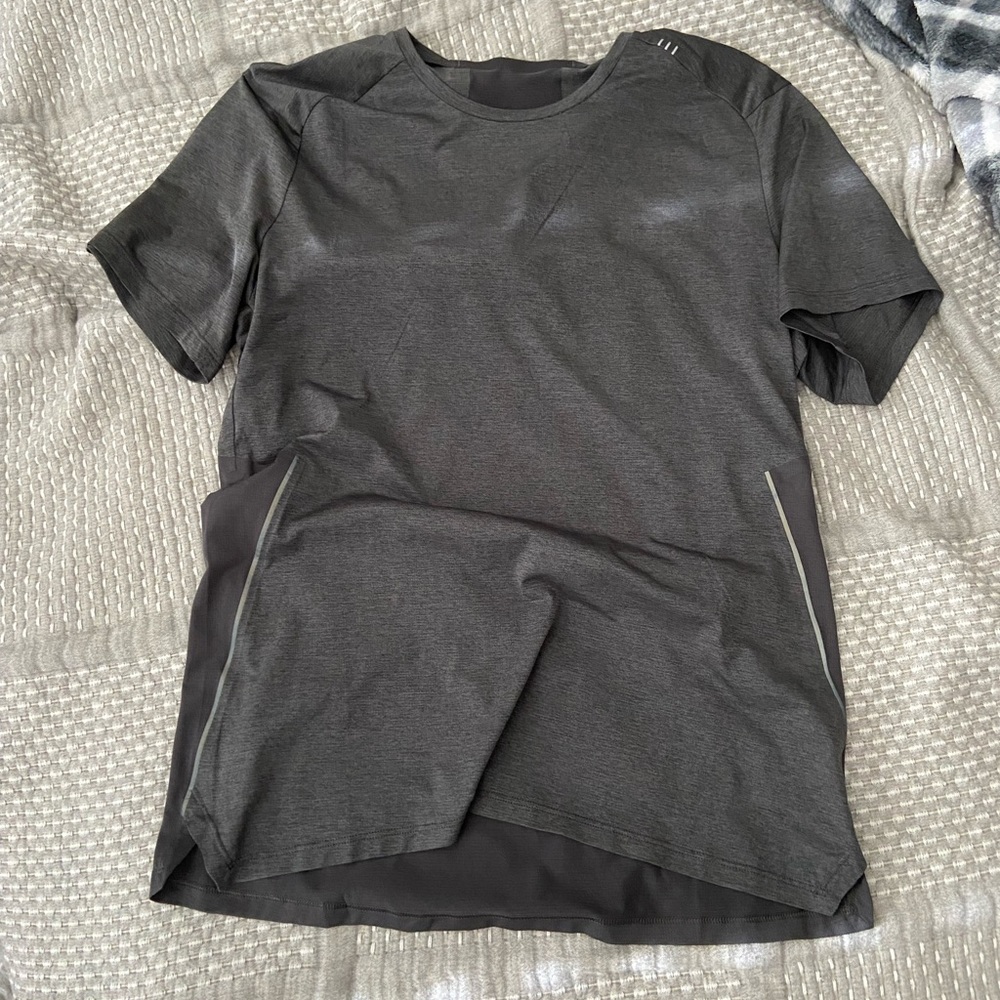 Men’s lulu lemon shirt